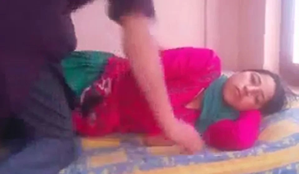 Hindu Muslim Sex Story - आदिल ने दमदार लंड से दिया पहली बार चूत चुदाई का असली मजा